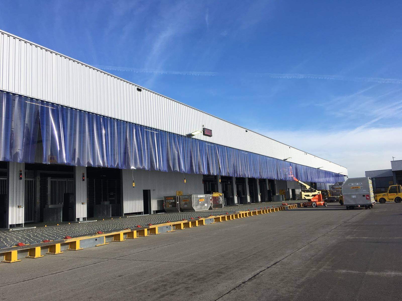 DHL Aviation Strokengordijnen