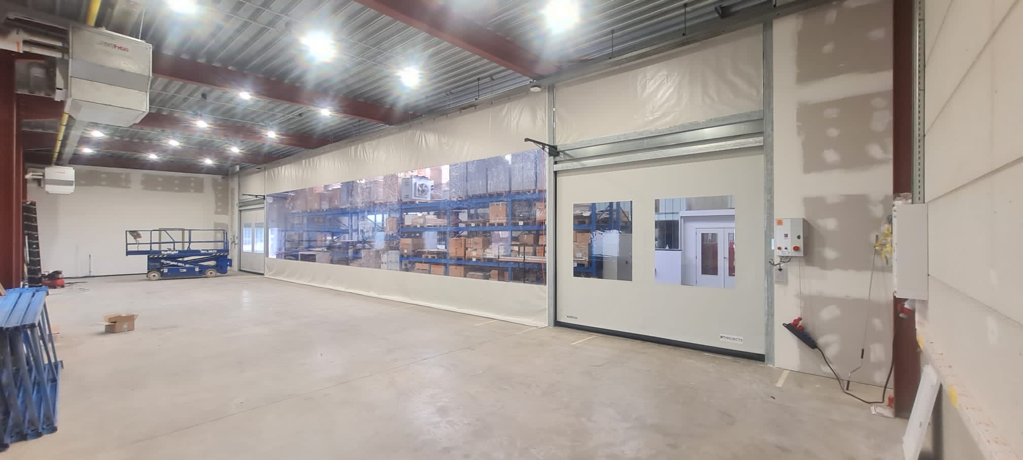 snellooppoort en industriegordijnen verhaert